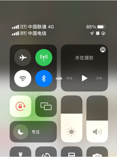 香洲苹果手机维修分享iPhone双卡信号解决办法 