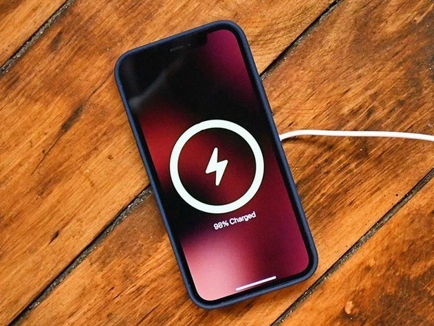 香洲苹果手机维修分享iPhone 12可以随便充电吗 